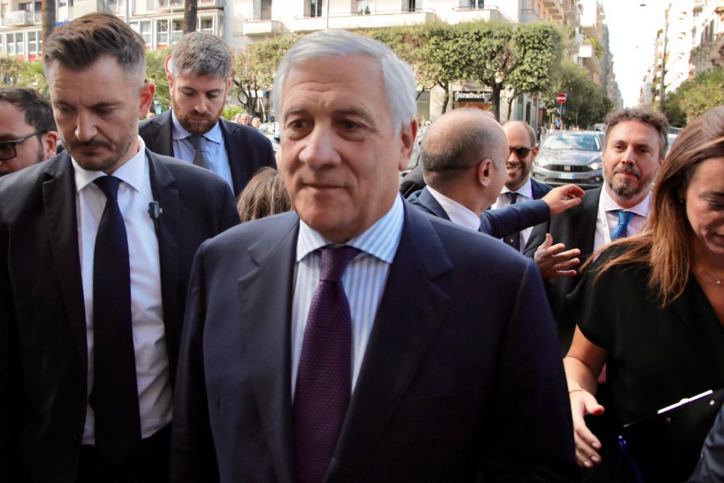 Manovra, Tajani “Extraprofitto incomprensibile, concetto extraterrestre”