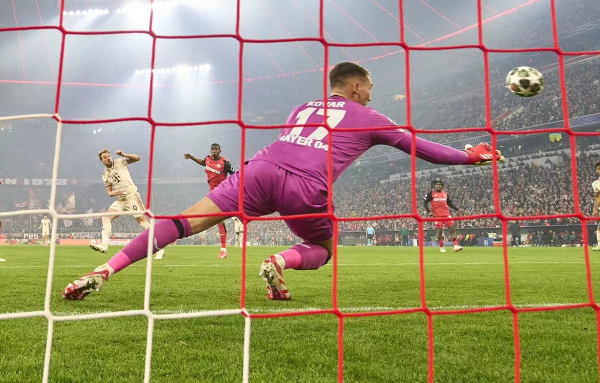 Il Bayern Monaco travolge il Bayer 3-0, doppietta per Kane